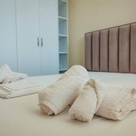 Luxury Apartment At Myslym Shyri Tiranë Ngoại thất bức ảnh