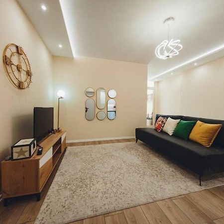 Luxury Apartment At Myslym Shyri Tiranë Ngoại thất bức ảnh