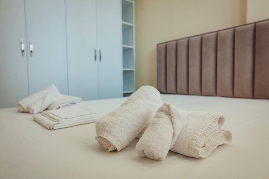 Luxury Apartment At Myslym Shyri Tiranë Ngoại thất bức ảnh